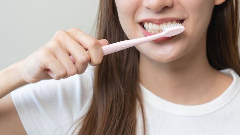 Fin de las manchas amarillas | La mezcla casera y libre de químicos para blanquear los dientes y dejarlos brillantes
Fuente: Shutterstock