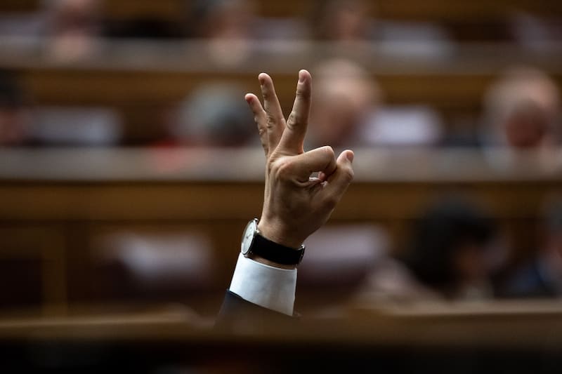 El Gobierno promete 21.000 millones a las CCAA y Arcadi España lanza un fuerte mensaje: “ninguna comunidad pierde; todas ganan”. Fuente: EFE