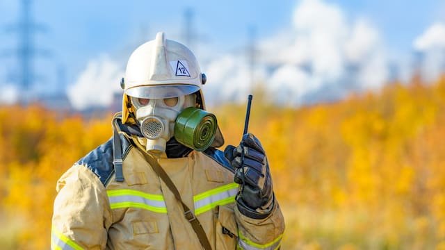 Una fuga de amoníaco en una planta de pollos dejó a 48 trabajadores afectados: cuatro mujeres siguen con oxígeno