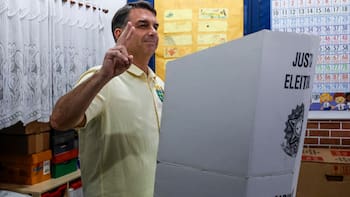 Elecciones en Brasil: Flávio Bolsonaro se impuso a Lula, pero habrá balotaje el 25 de octubre