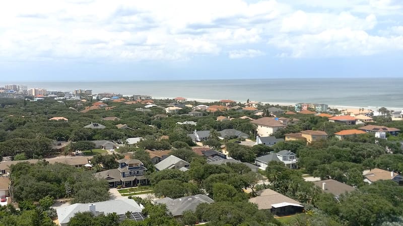 A Florida couple missed 66 mortgage payments and fought their bank for 17 years: a court ruled their $5,000 monthly deal did not stop the sale.