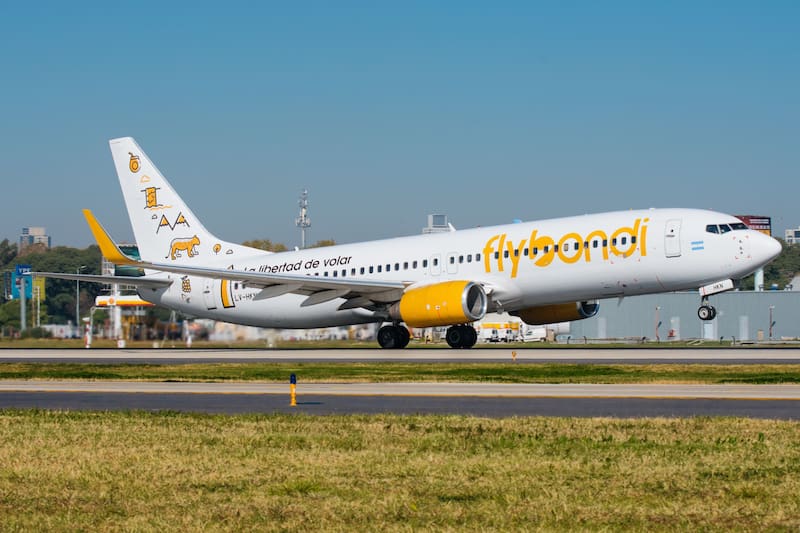 Flybondi pierde terreno en un mercado que sigue creciendo y cuyos pasajeros migran principalmente hacia Aerolíneas Argentinas y JetSMART.