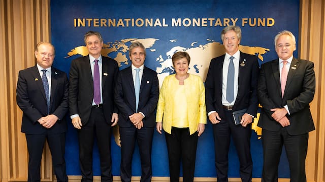 Caputo se reunió con Georgieva en el FMI con la revisión aprobada: los detalles