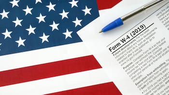 Formulario W-4 en Estados Unidos: para qué sirve, quiénes deben completarlo y cómo afecta al salario