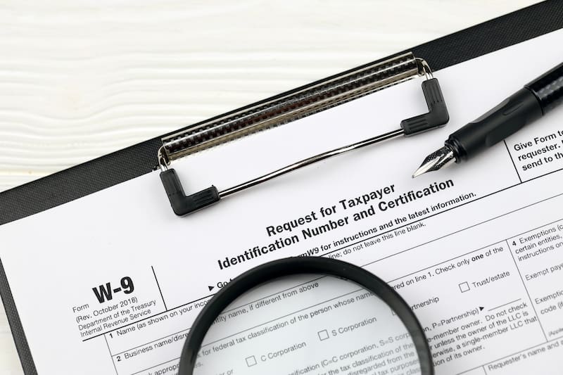 El Formulario W-9 es uno de los documentos más habituales para quienes trabajan por cuenta propia en Estados Unidos.