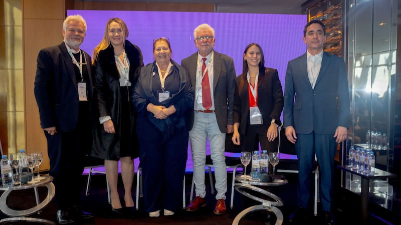 Los participantes del panel médico-científico convocado por Somos Innovación.