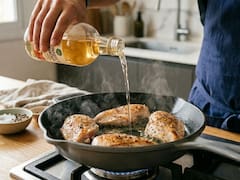 El secreto del vinagre para cocinar pechuga de pollo: por qué se usa y qué resultados da