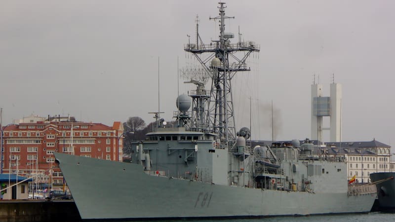 La fragata Santa María zarpa de la Base de Rota y se incorpora a la Operación Atalanta. (Foto:
Wikimedia Commons).