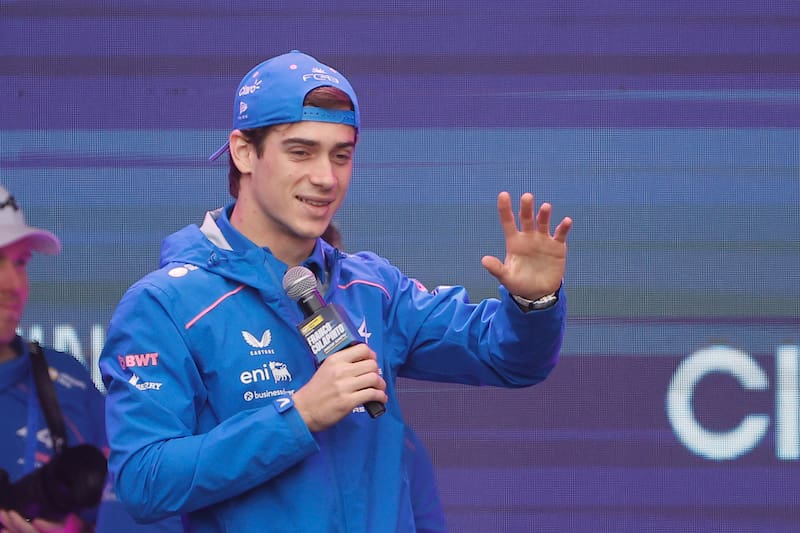 AME6855. BUENOS AIRES (ARGENTINA), 26/04/2026.- El piloto argentino de Fórmula Uno, Franco Colapinto, participa en una rueda de prensa antes de realizar una exhibición este domingo en las calles de Buenos Aires (Argentina). EFE/ Juan Ignacio Roncoroni