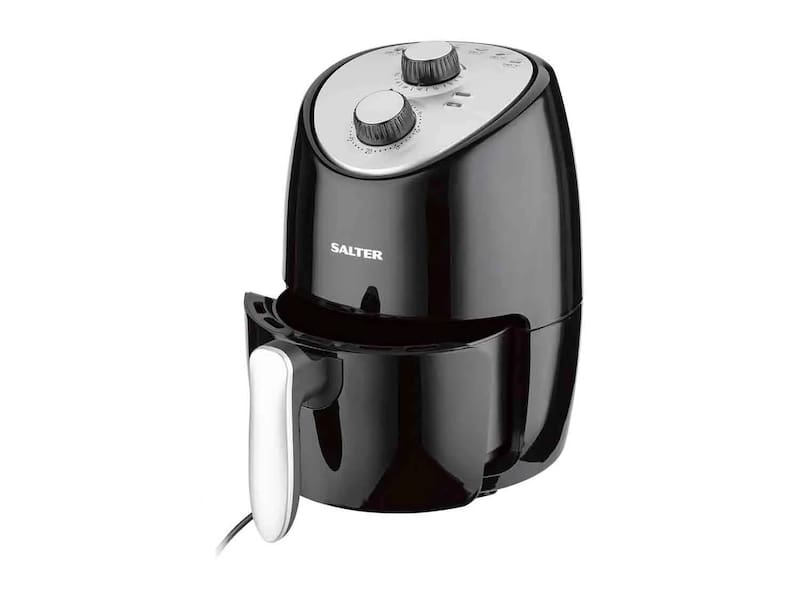 El modelo compacto de Salter se posiciona como una opción económica para cocinas pequeñas y usos cotidianos.