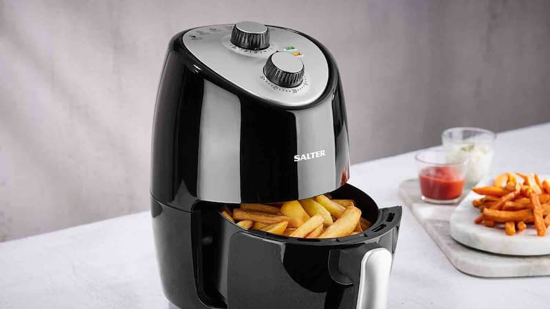 La oferta de Lidl que vende una freidora de aire por menos de 12 euros ha generado largas filas en tiendas de España y reaviva el interés por estos pequeños electrodomésticos.