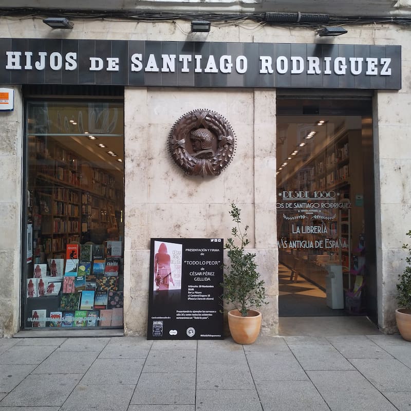 La librería Hijos de Santiago Rodríguez, fundada en 1850, pidió apoyo para superar una crisis financiera y proteger una historia de casi dos siglos.