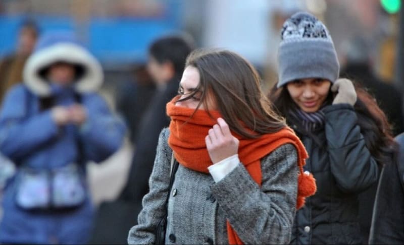 Ante el descenso de temperaturas y las condiciones de humedad, las autoridades prohibieron fogatas y pirotecnia para prevenir incendios y reducir riesgos a la salud. Fuente: archivo.