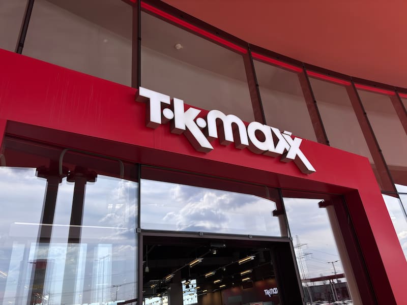 Las primeras jornadas de apertura de TK Maxx en España muestran una alta demanda y un fuerte impacto en el público.