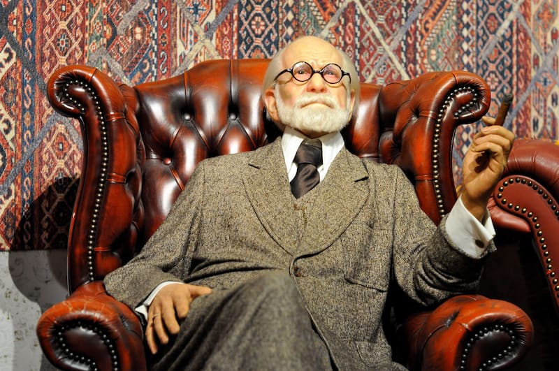 La frase de Freud resume una mirada profunda sobre cómo se construye la psiquis humana desde los primeros años.