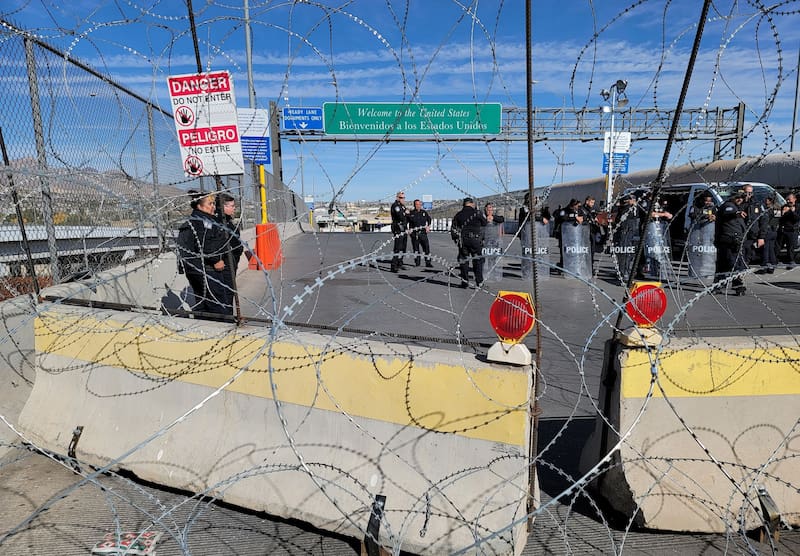 Tarjeta de cruce fronterizo.