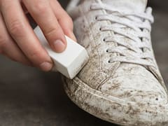 Frotar una goma en las zapatillas sucias: para qué sirve y por qué recomiendan hacerlo durante pocos segundos