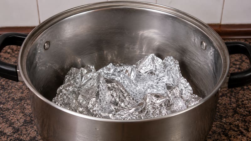Frotar papel aluminio en las ollas: para qué sirve y por qué lo recomiendan
Fuente: Archivo
