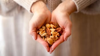 Ni nueces ni almendras: este es el fruto seco bajo en calorías que está repleto de fibra y vitaminas
