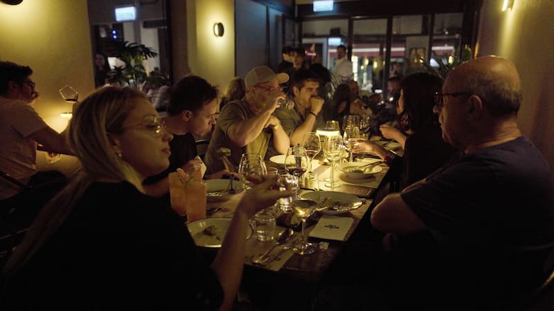 Prensa especializada, referentes del sector y comensales.