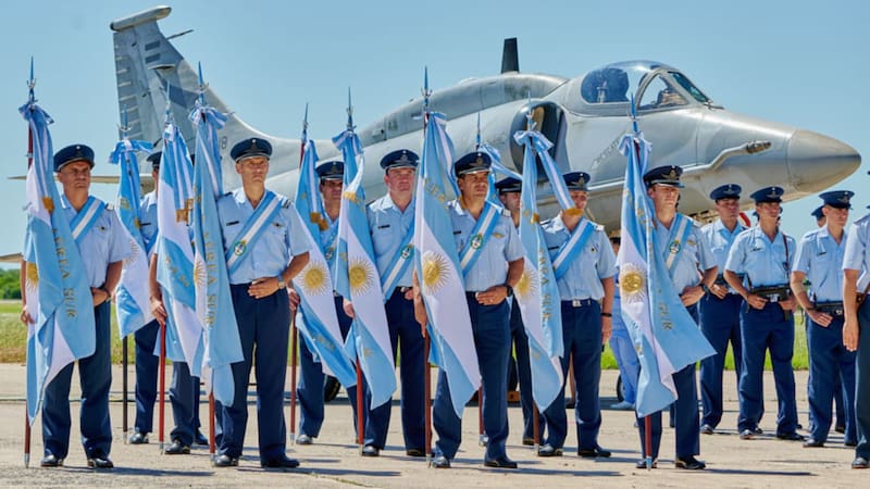 Los ciudadanos argentinos mayores de 18 años se pueden inscribir para contribuir a la defensa nacional.