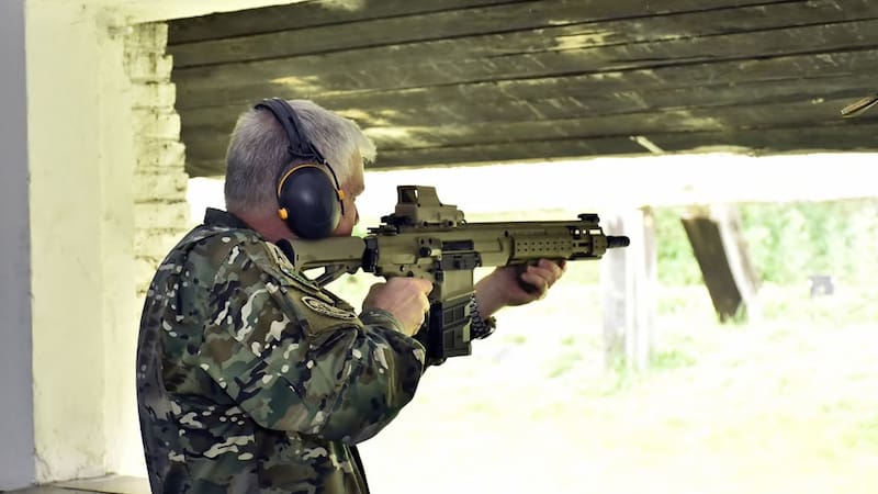 Nuevos fusiles para las Fuerzas Armadas: probaron los ARAD-7 en Campo de Mayo.
