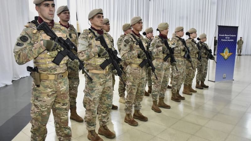 Presentación de los ARAD 5 y ARAD-7 en el Regimiento de Infantería 1 “Patricios” en la Ciudad de Buenos Aires.