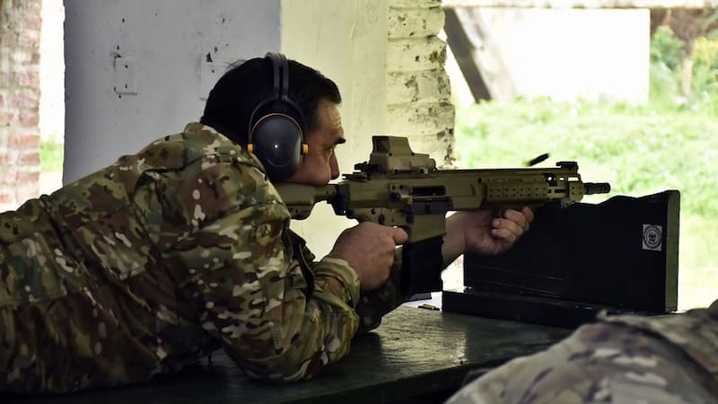 Nuevos fusiles para las Fuerzas Armadas: probaron los ARAD-7 en Campo de Mayo.