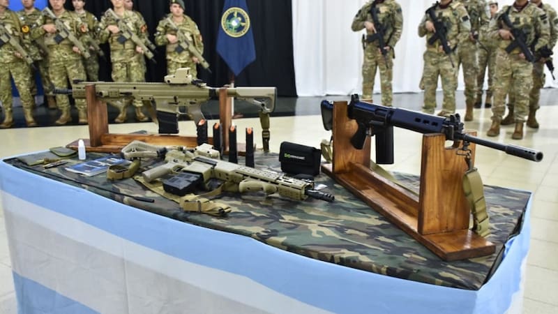 Presentación de los ARAD 5 y ARAD-7 en el Regimiento de Infantería 1 “Patricios” en la Ciudad de Buenos Aires.