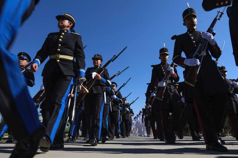 ¿Qué responsabilidades tienen las mujeres una vez que ingresan al Ejército?