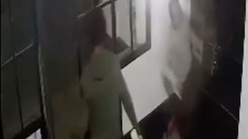 Fuga de película: presos se “escurrieron” enjabonados de su celda y los atraparon en Bolivia