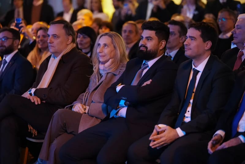 Manuel Adorni, Karina Milei, Fabián Fernández y Adrián Ravier en la Fundación Faro