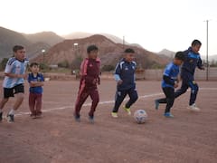 Fundación River Plate iluminó la cancha del Club Atlético Santa Rosa y sigue impulsando el desarrollo de las comunidades a través del deporte