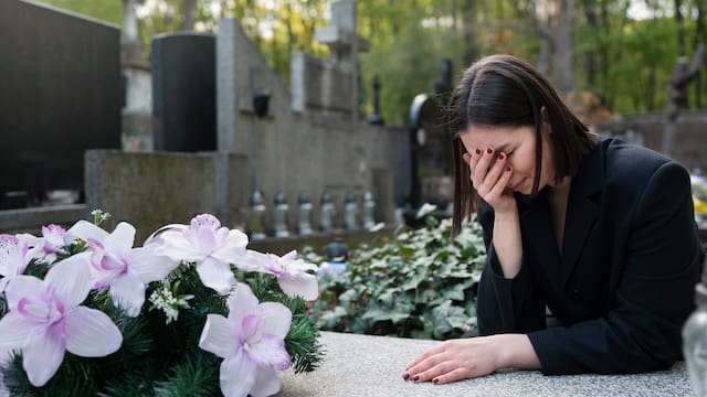 Ni el banco ni la familia: quién controla realmente el dinero tras una muerte del titular de una cuenta bancaria