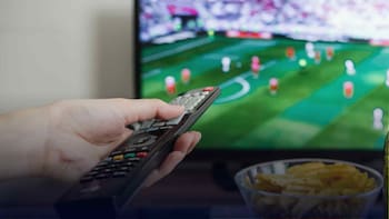 Se pasó 57 horas laborales mirando series y fútbol: lo despidieron y la Justicia lo indemnizó con 39 mil euros