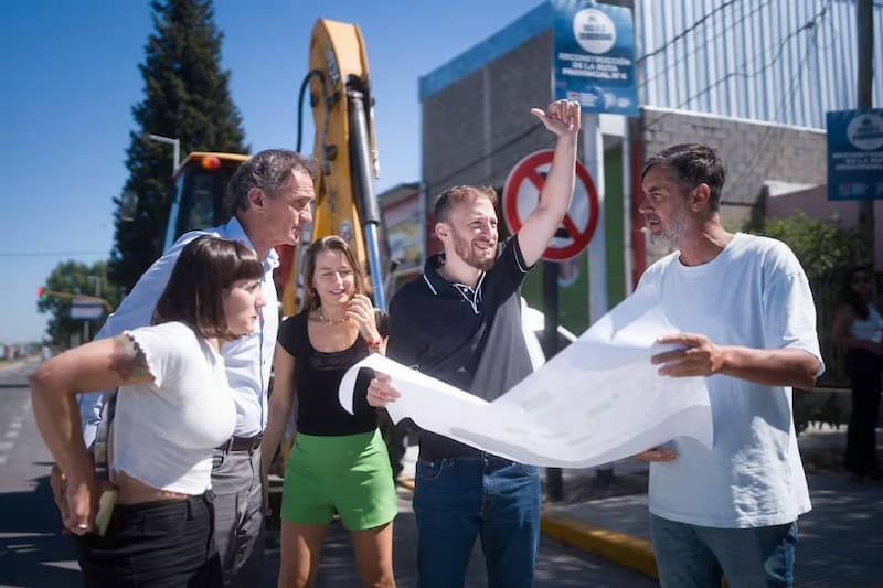 Gabriel Katopodis y Federico Otermín recorrieron la obra en la Ruta 4