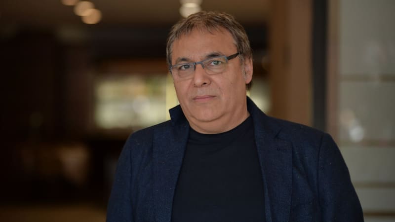 Gabriel Rolón, psicólogo: “A toda media naranja le falta al menos un gajo”.