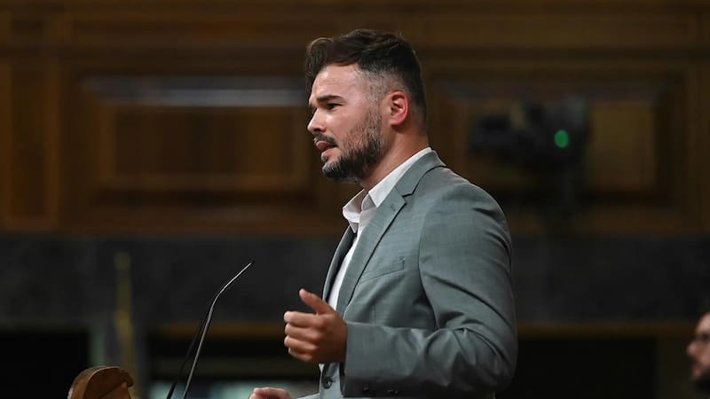 Gabriel Rufián, durante su intervención en el Congreso, donde llamó a los inquilinos a enviar un burofax a sus caseros.
