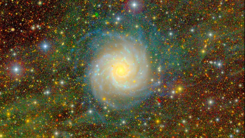 Descubren un enorme disco exterior de estrellas jóvenes en la galaxia espiral Messier 74: se extiende hasta casi 100.000 años luz (foto: Instituto de Astrofísica de Canarias - IAC)