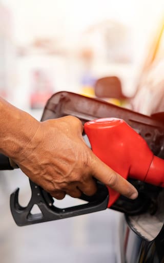 Aumentó $300 la gasolina: estas son las tres ciudades que todavía tienen el combustible más barato del país