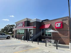 ¿Nos cruzamos? | Estados fronterizos de EEUU ofrecen gasolina hasta 12 pesos más barata que en México