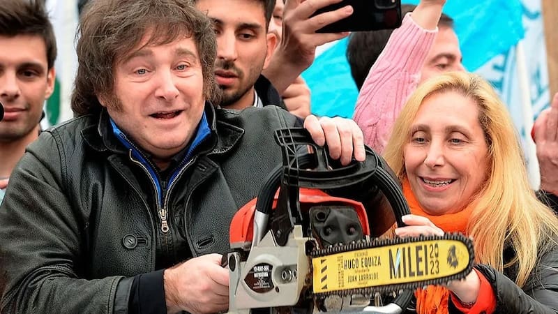 Gasto en subsidios energéticos, privatizaciones y reducción de la masa salarial pública: los tres componentes que lucen suficientes para sostener el superávit