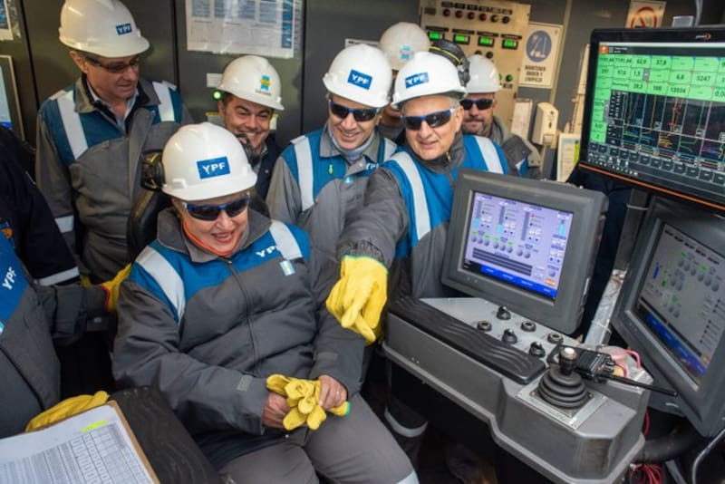 La titular del FMI recorrió las operaciones de YPF en Vaca Muerta
