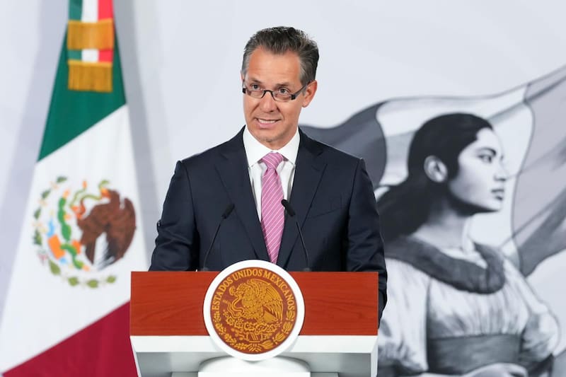 Germán Ahumada, CEO de DEWA, durante el anuncio de inversión en la conferencia matutina.