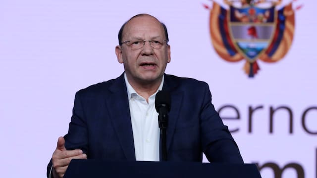 Emergencia económica 2026: el Gobierno aplicará un aumento del 19% del IVA a licores y juegos de azar