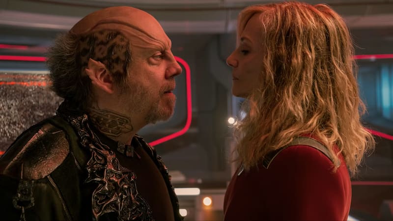 Paul Giamatti y Holly Hunter encabezan el elenco de Star Trek: Starfleet Academy, la nueva apuesta de Paramount+ dentro del universo Star Trek.