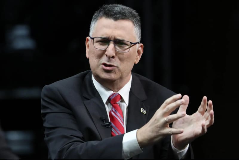 El ministro de Exteriores israelí, Gideon Saar, carga contra Sánchez por proponer romper el acuerdo UE-Israel.