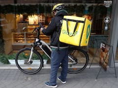 Por culpa del Gobierno | Glovo anuncia el despido masivo de 750 repartidores tras el cambio a un modelo asalariado: “creen que pueden chantajear al Ministerio”