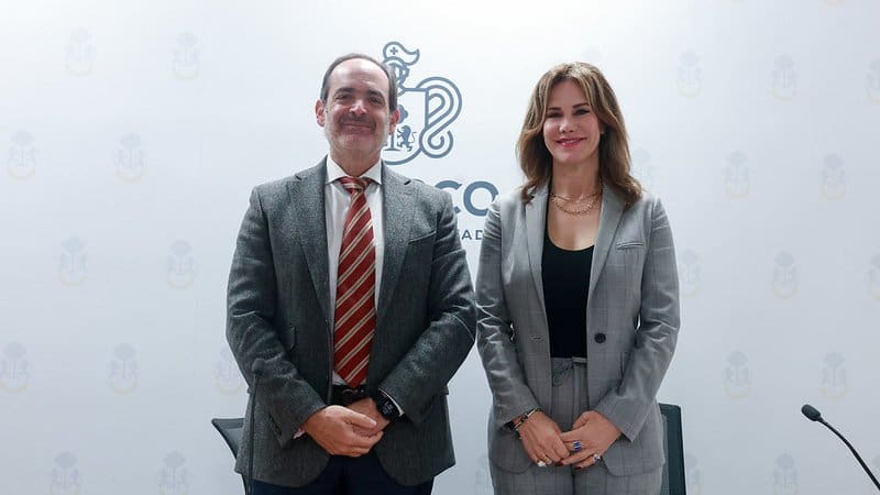Ricardo Barbosa Ascensio, titular de la STyPS y Patricia Campos Alfaro.