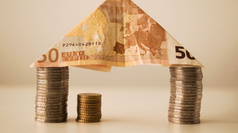 Golpe a los hipotecados | El euríbor sube al 2,742%: así quedan las hipotecas en abril. (Fuente: Pixabay).